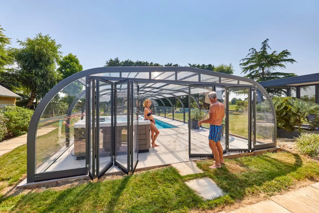 Abris de piscine Elliptik haut par Archi Véranda